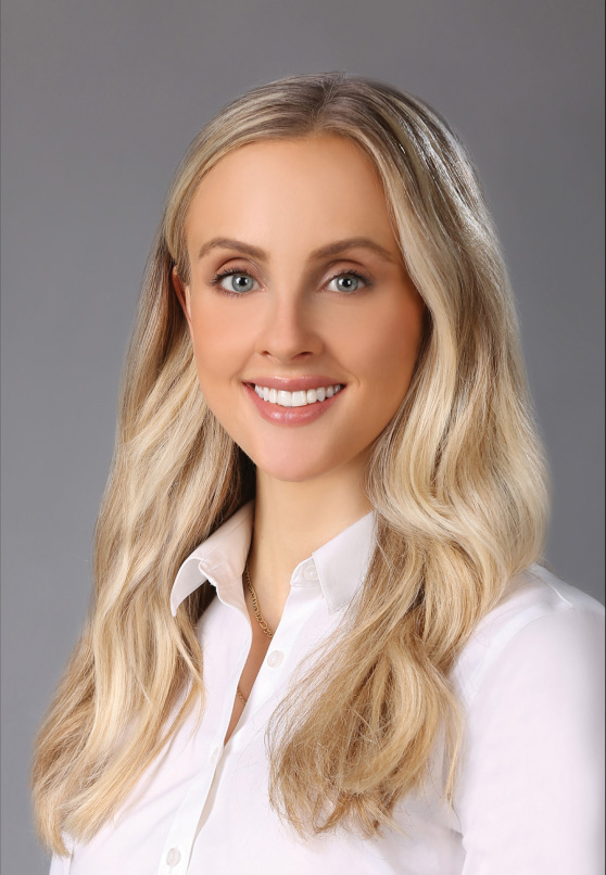 amy-liesveld-Headshot